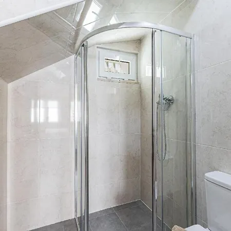 Casa Da Avo - Center - Private Bedrooms 招待所 拉哥斯