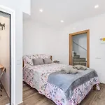 Casa Da Avo - Center - Private Bedrooms Guest house Lagos